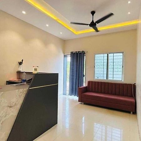 Oyo Hotel Elite Chandrapur Bagian luar foto