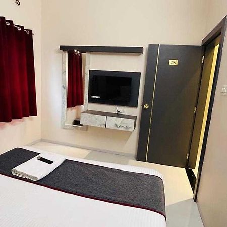 Oyo Hotel Elite Chandrapur Bagian luar foto