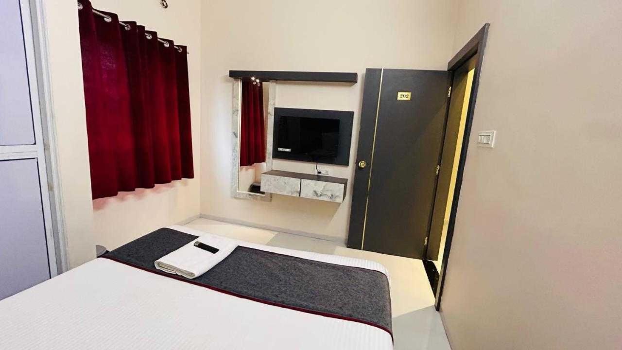 Oyo Hotel Elite Chandrapur Bagian luar foto