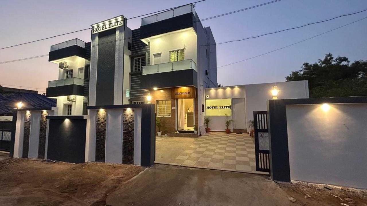 Oyo Hotel Elite Chandrapur Bagian luar foto